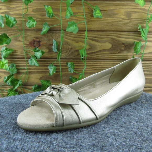 Aerosoles Atta Girl Women Flat Shoes Gold Leather Slip On Size 7.5 Medium‎ - Picture 1 of 10